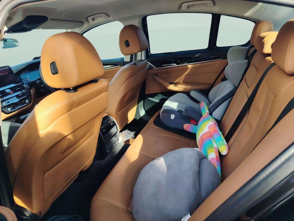 8990E-rear seat