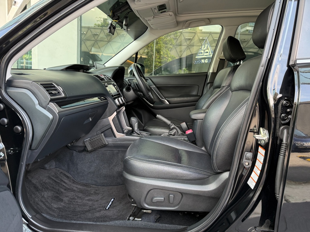 SMC9782Y-front seat