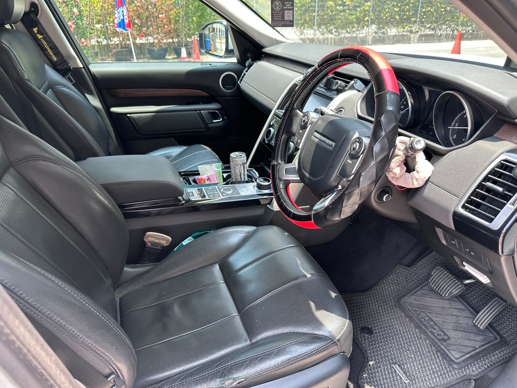 1011A-interior